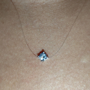 Collier en argent 925/000 rhodié, solitaire en oxyde de zirconium griffé et fil nylon.  Adolescent Adulte Femme Fille Indémodable 