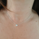 Collier en argent 925/000 rhodié avec un oxyde de zirconium rond blanc serti clos. Rond  Adolescent Adulte Femme Fille Indémodable 