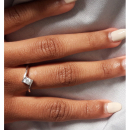 Bague solitaire en argent 925/000 rhodié surmontée d'un oxyde de zirconium blanc. Carré  Adulte Femme Indémodable Mariage 