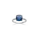 Bague en argent 925/000 rhodié, oxydes de zirconium et griffée d'une pierre imitation saphir. Carré Solitaire  Adolescent Adulte Femme Fille Indémodable 