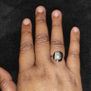 Bague avec motif d'étoile en argent 925/000 rhodié surmontée d'un oxyde de zirconium blanc. Etoile Rond  Adolescent Adulte Femme Fille Indémodable Nature 