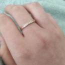 Bague alliance en plaqué or 18 carats sertie d'oxydes de zirconium blancs. Alliance Anneau  Adolescent Adulte Femme Fille Indémodable 