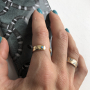 Bague en plaqué or et turquoise synthétique. Anneau  Adolescent Adulte Femme Fille Indémodable 