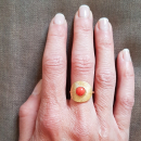 Bague en plaqué or et pierre synthétique. Rond  Adolescent Adulte Femme Fille Indémodable 