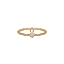 Bague fil martelé en plaqué or jaune 18 carats avec une pampille sertie clos d'un oxyde de zirconium blanc de forme ronde. Rond  Adolescent Adulte Femme Fille Indémodable 