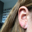 Boucles d'oreilles barres droites en plaqué or 18 carats serties d'oxydes de zirconium blanc. Puce Rectangle Strass  Adolescent Adulte Femme Fille Indémodable 